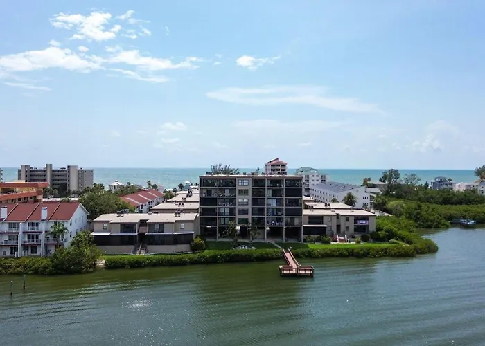 Sea Club #39 - Seaside Serenity